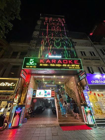 Tuyển lễ Tân 5 Sao 645 Tân Mai