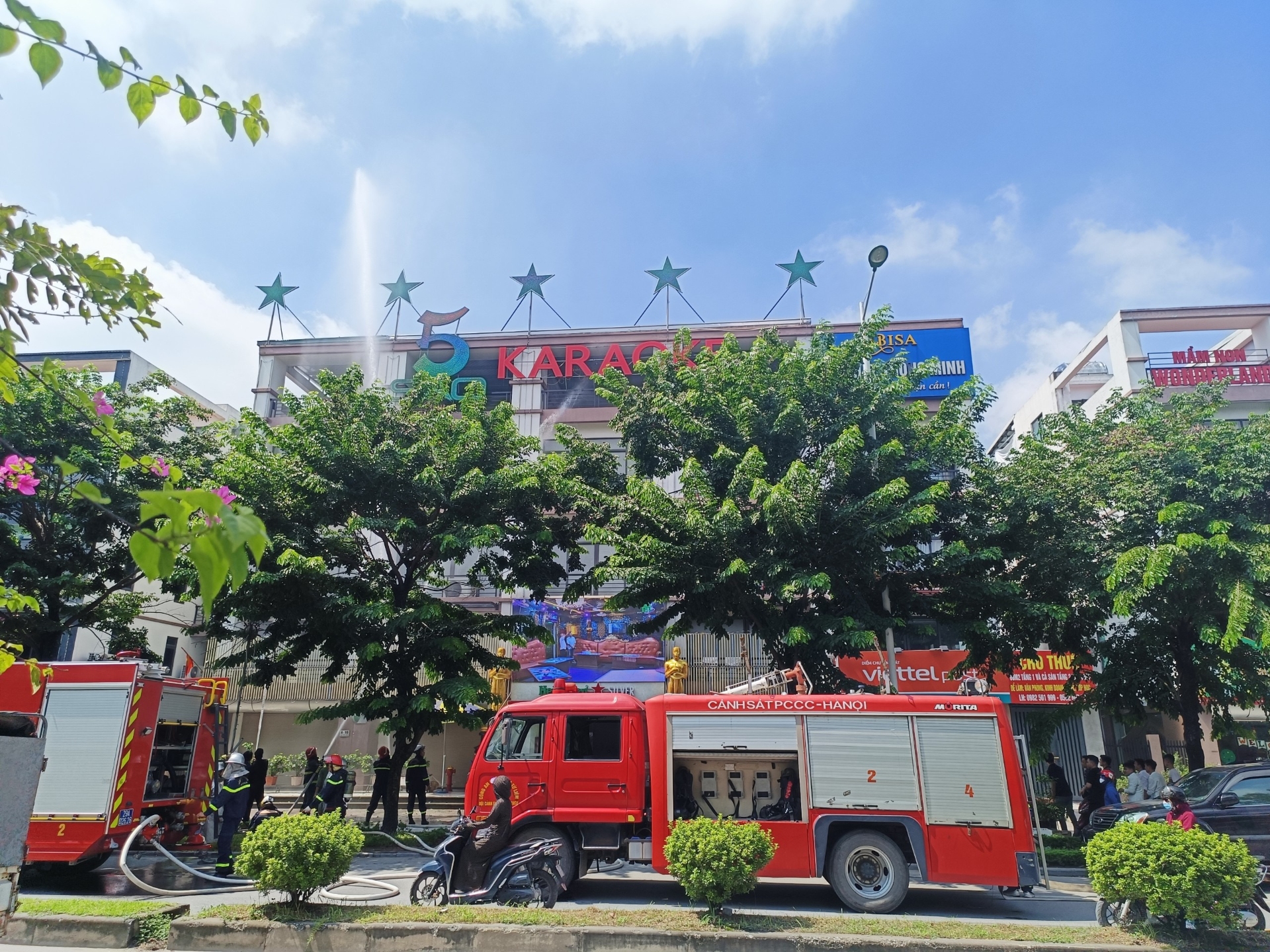 DIỄN TẬP PHƯƠNG ÁN CHỮA CHÁY VÀ CỨU NẠN CỨU HỘ TẠI CƠ SỞ 5 SAO KARAOKE 16 TRỊNH VĂN BÔ - NAM TỪ LIÊM