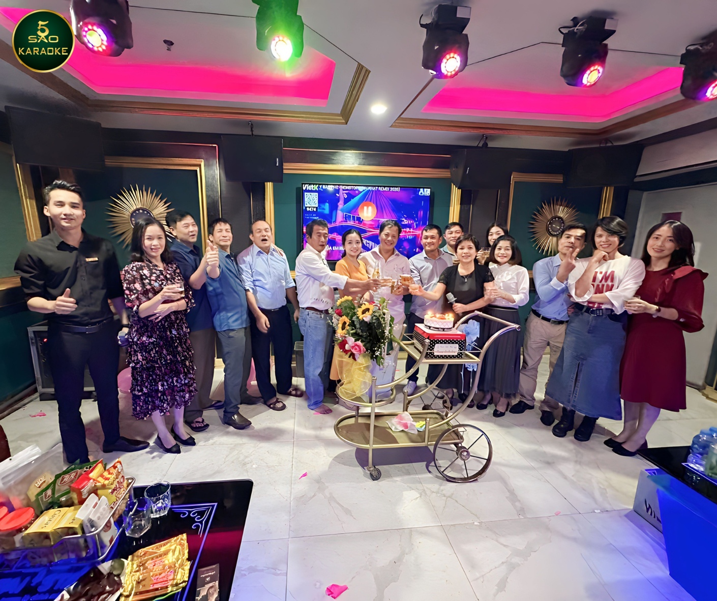 5 SAO KARAOKE - ĐỊA ĐIỂM GIẢI TRÍ CA HÁT ĐƯỢC YÊU THÍCH NHẤT TẠI HÀ NỘI